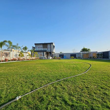 Shree Ambe Farmhouse Villa Ujjain Bagian luar foto