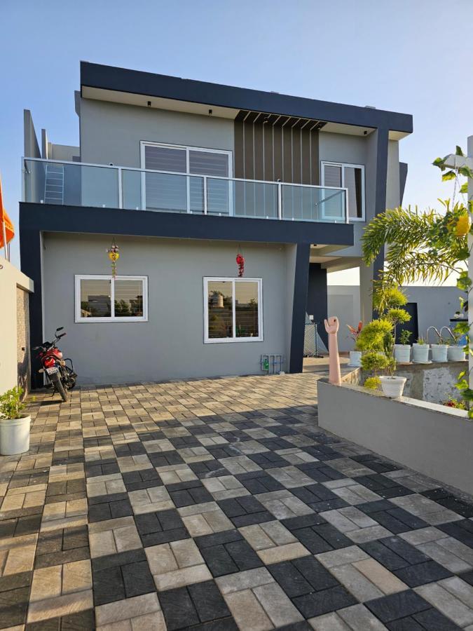 Shree Ambe Farmhouse Villa Ujjain Bagian luar foto