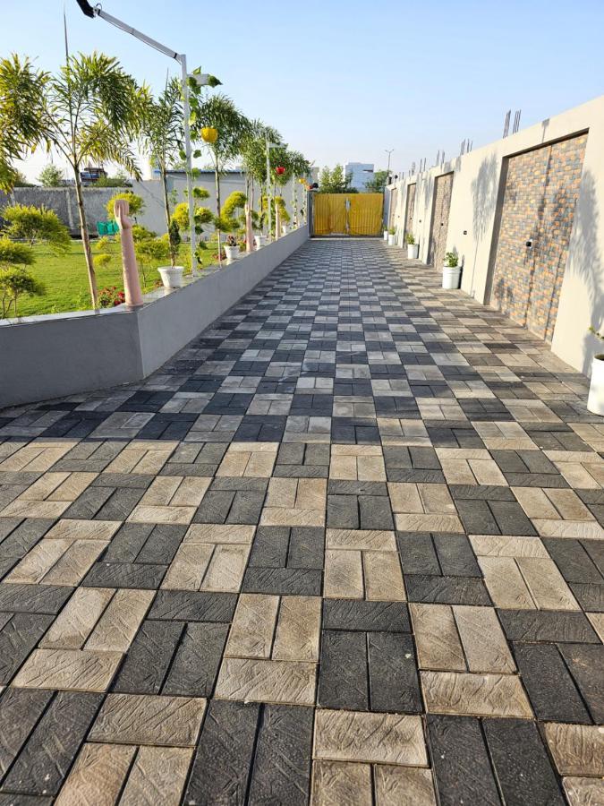 Shree Ambe Farmhouse Villa Ujjain Bagian luar foto
