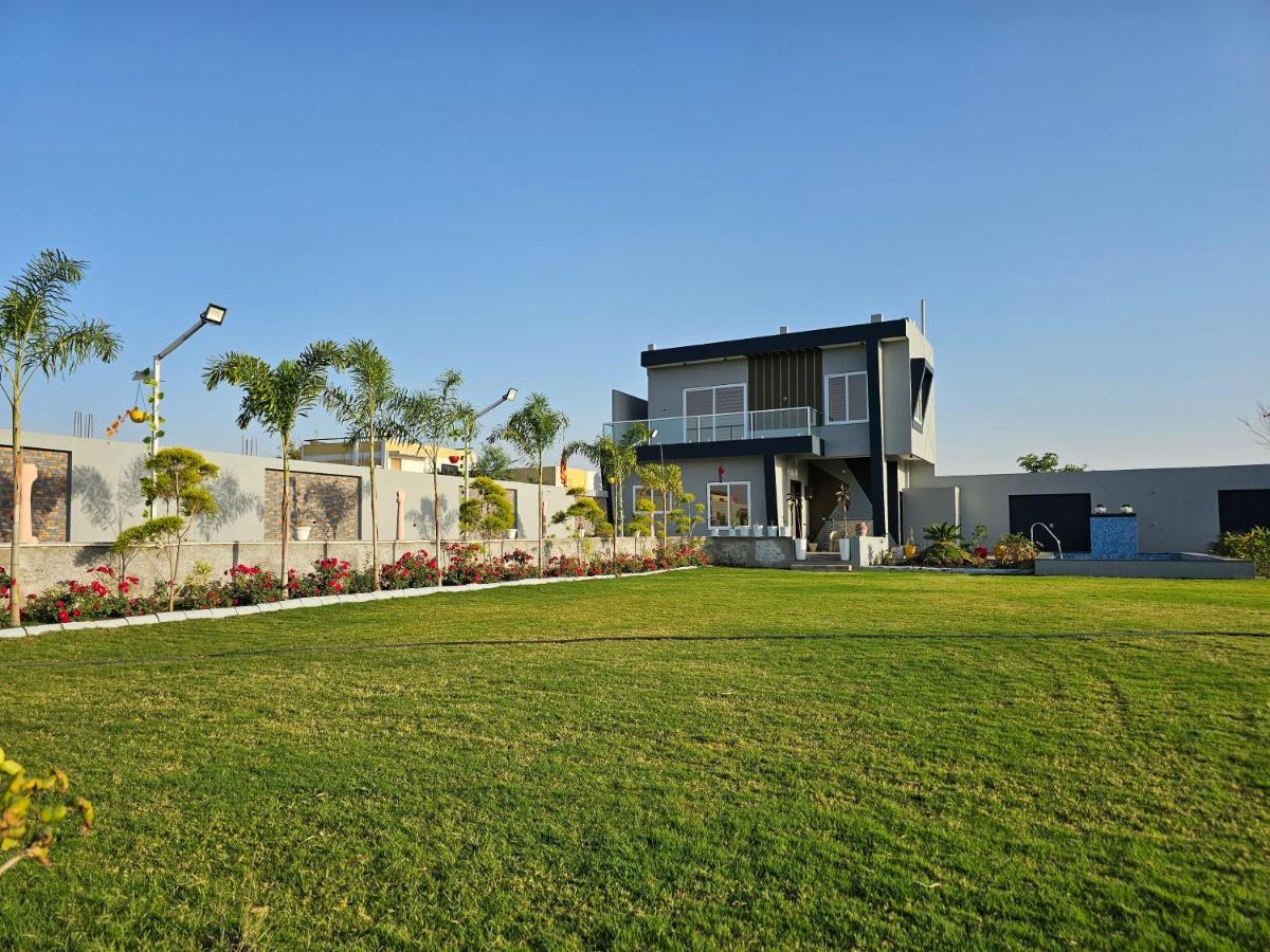 Shree Ambe Farmhouse Villa Ujjain Bagian luar foto