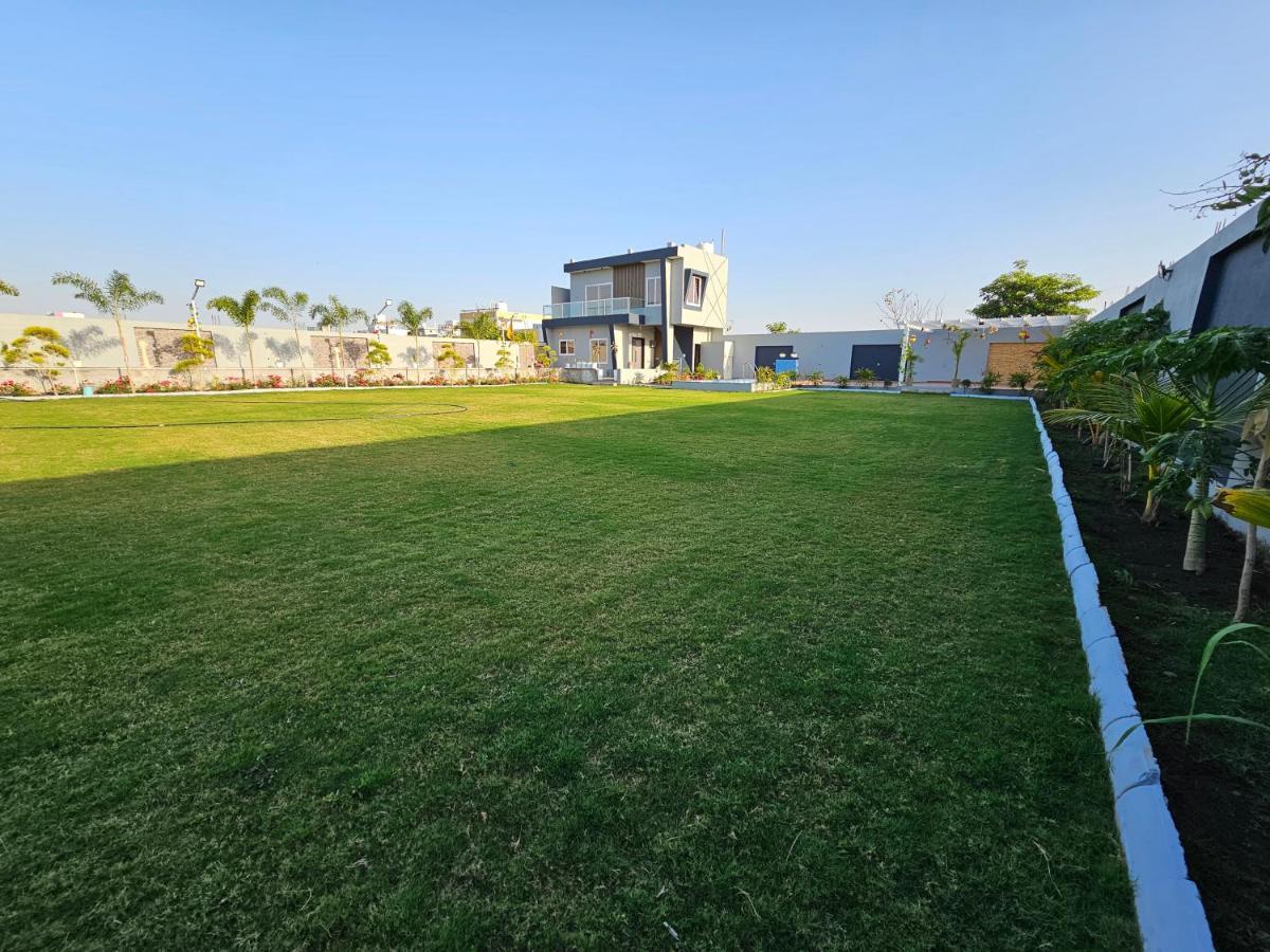 Shree Ambe Farmhouse Villa Ujjain Bagian luar foto