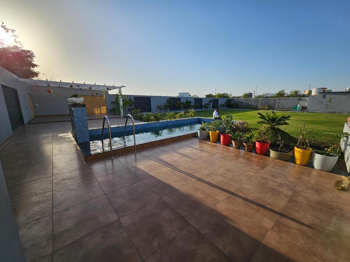 Shree Ambe Farmhouse Villa Ujjain Bagian luar foto
